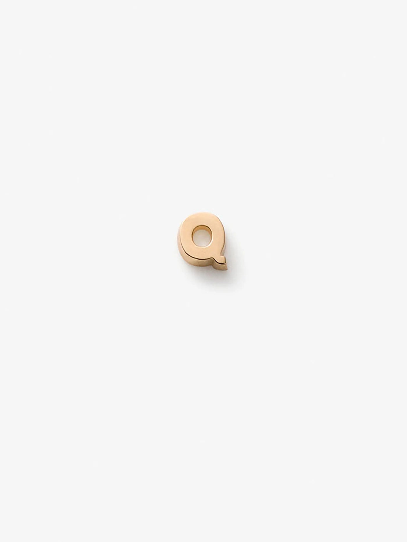 Letter Q in 18k Gold versefinejewellery.com