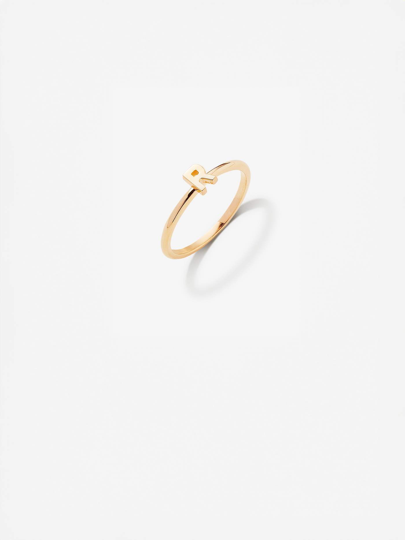 Letter R Ring in 18k Gold